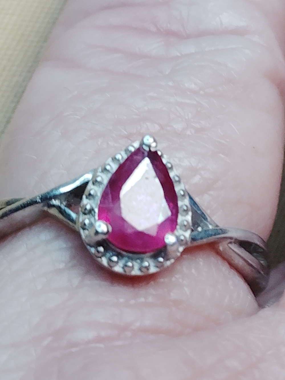 AAA- 💥NASSAU RUBY💥, STERLING SILVER, TEARDROP MOTIF, GEMSTONE RING. SIZE 7
